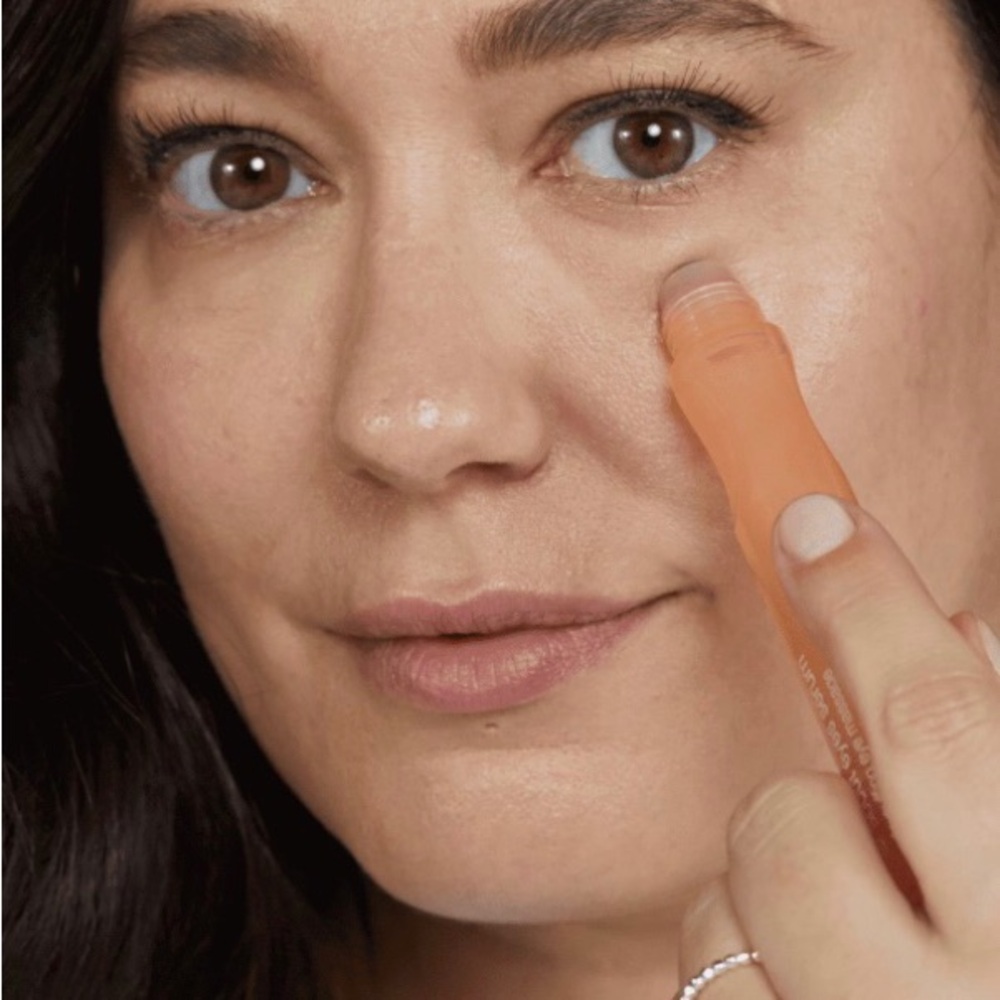 Clinique All About Eyes Serum Roller – Full Size - Picture 4 of 7